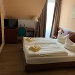 Szálloda Regiohotel Leipzig West - #fruehstuecksbuffet #toppreisleistung #freeparking #wallbox Schkeuditz