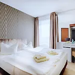 Regiohotel Leipzig West - #fruehstuecksbuffet #toppreisleistung #freeparking #wallbox