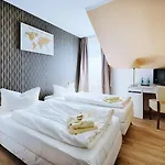 Regiohotel Leipzig West - #fruehstuecksbuffet #toppreisleistung #freeparking #wallbox فندق