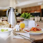 Regiohotel Leipzig West - #fruehstuecksbuffet #toppreisleistung #freeparking #wallbox 3*