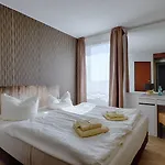 Regiohotel Leipzig West - #fruehstuecksbuffet #toppreisleistung #freeparking #wallbox