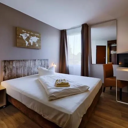 Szálloda Regiohotel Leipzig West - #fruehstuecksbuffet #toppreisleistung #freeparking #wallbox 3*