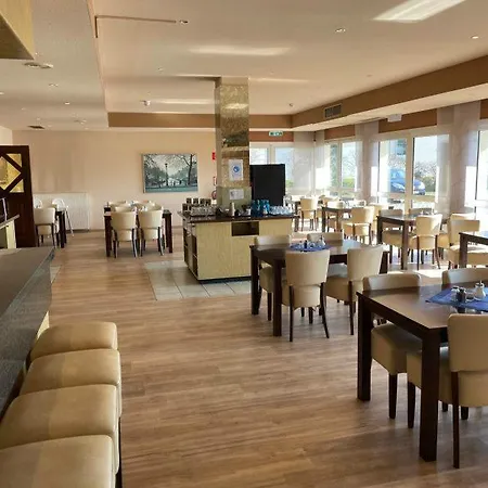 Szálloda Regiohotel Leipzig West - #fruehstuecksbuffet #toppreisleistung #freeparking #wallbox Schkeuditz