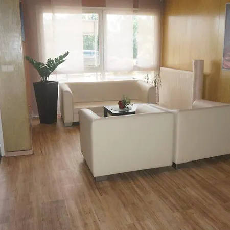 Regiohotel Leipzig West - #fruehstuecksbuffet #toppreisleistung #freeparking #wallbox 3* 施科伊迪茨