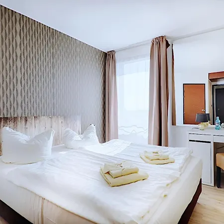 Regiohotel Leipzig West - #fruehstuecksbuffet #toppreisleistung #freeparking #wallbox