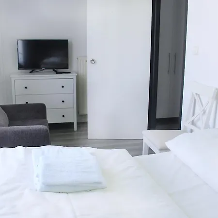 Regiohotel Leipzig West - #fruehstuecksbuffet #toppreisleistung #freeparking #wallbox 3* שקאודיטז