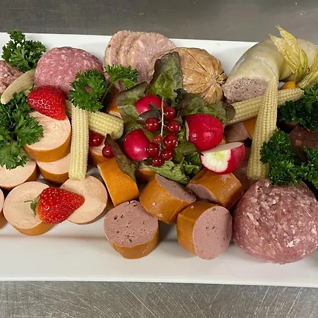 Regiohotel Leipzig West - #fruehstuecksbuffet #toppreisleistung #freeparking #wallbox 3*