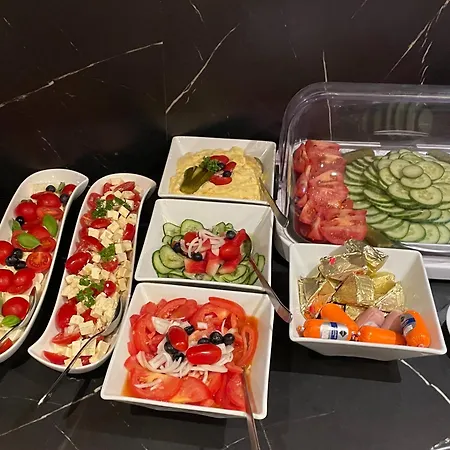 Regiohotel Leipzig West - #fruehstuecksbuffet #toppreisleistung #freeparking #wallbox Schkeuditz