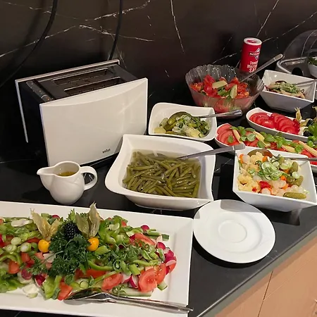 Regiohotel Leipzig West - #fruehstuecksbuffet #toppreisleistung #freeparking #wallbox Schkeuditz