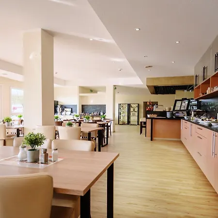 Regiohotel Leipzig West - #fruehstuecksbuffet #toppreisleistung #freeparking #wallbox 酒店 3*