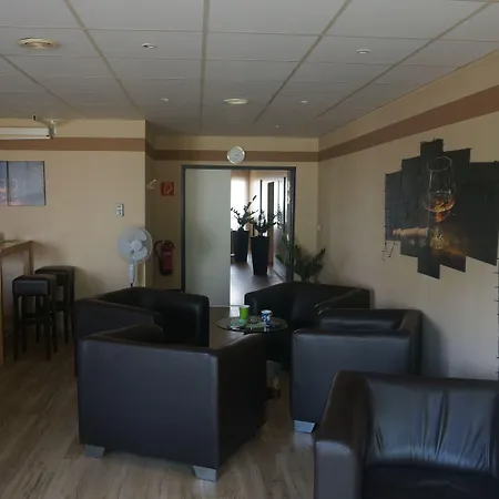 Regiohotel Leipzig West - #fruehstuecksbuffet #toppreisleistung #freeparking #wallbox 施科伊迪茨