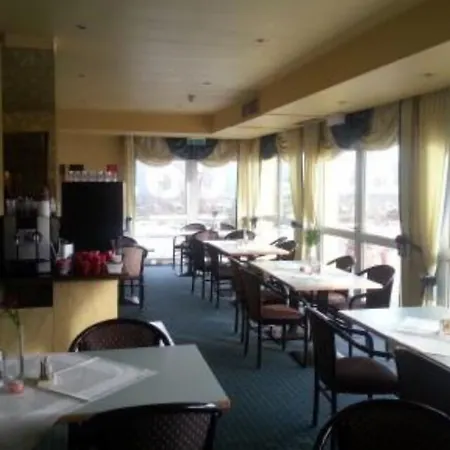 Regiohotel Leipzig West - #fruehstuecksbuffet #toppreisleistung #freeparking #wallbox Schkeuditz