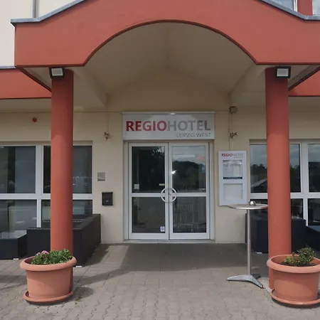 Regiohotel Leipzig West - #fruehstuecksbuffet #toppreisleistung #freeparking #wallbox 3*