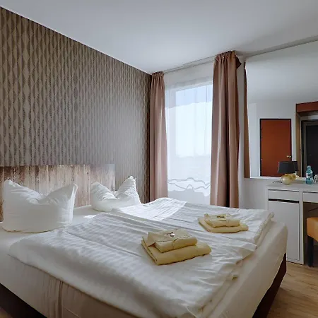 Regiohotel Leipzig West - #fruehstuecksbuffet #toppreisleistung #freeparking #wallbox