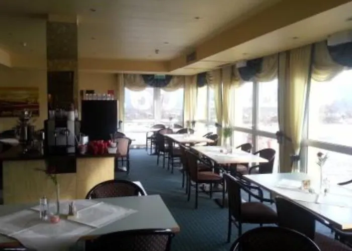 Regiohotel Leipzig West - #fruehstuecksbuffet #toppreisleistung #freeparking #wallbox Schkeuditz